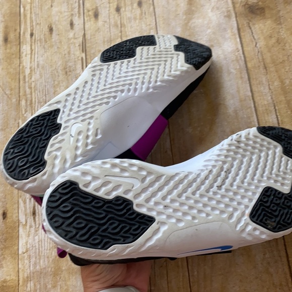 **LIKE NEW***Nike Renew Sneakers - Picture 6 of 8